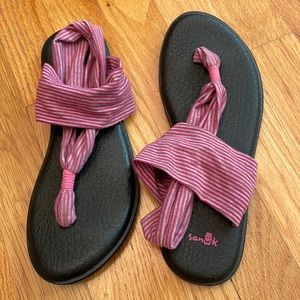 Sanuk Sandals. Pink/Gray   Size 5/6   EUC
